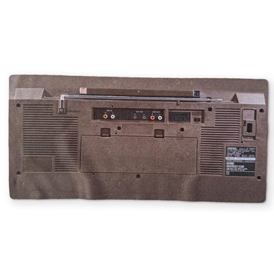 A BOOMBOX YOU CAN CLEAN YOUR GLASSES WITH