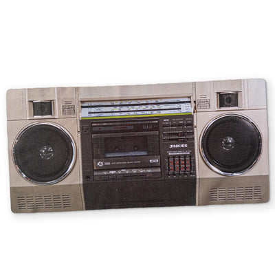 A BOOMBOX YOU CAN CLEAN YOUR GLASSES WITH