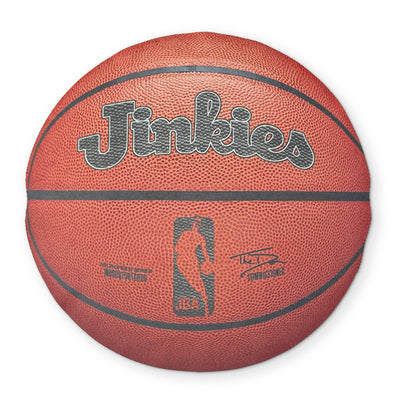 🏀 A BASKETBALL YOU CAN CLEAN YOUR GLASSES WITH