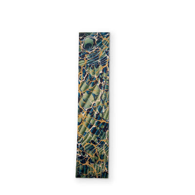 A BOOKMARK YOU CAN CLEAN YOUR GLASSES WITH - LES MISÉRABLES