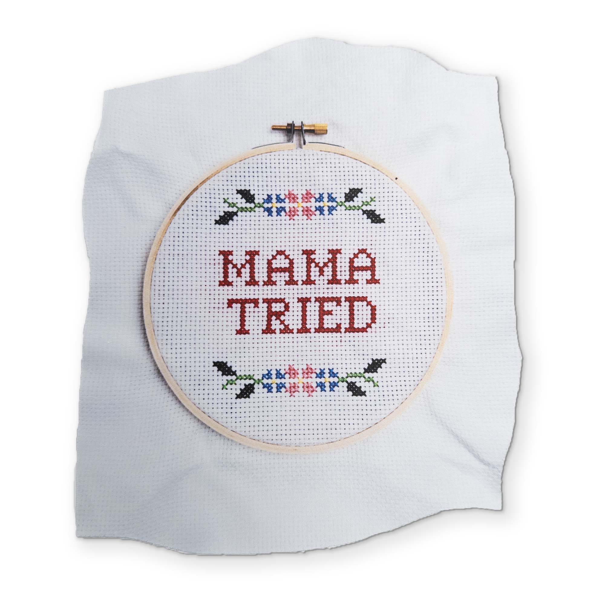 🪡 A CROSS-STITCH YOU CAN CLEAN YOUR GLASSES WITH