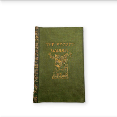 SECRET GARDEN - A BOOK YOU CAN CLEAN YOUR GLASSES WITH