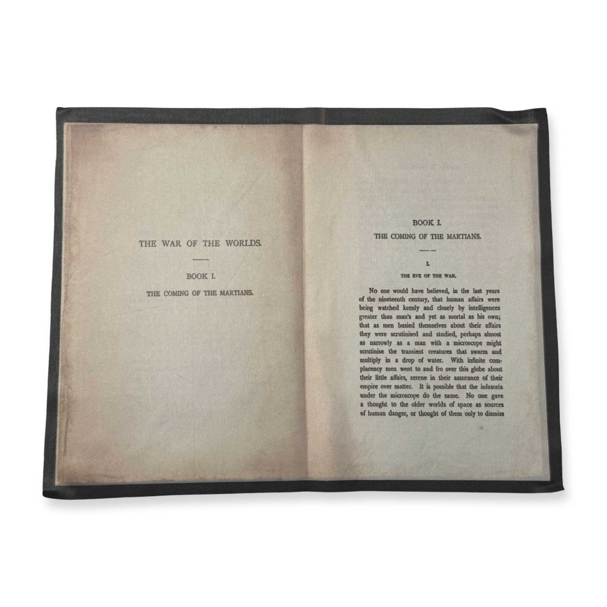 WAR OF THE WORLDS - A BOOK YOU CAN CLEAN YOUR GLASSES WITH