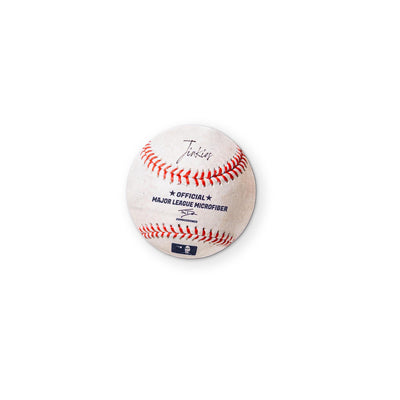 ⚾️ A BASEBALL YOU CAN CLEAN YOUR GLASSES WITH